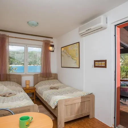 Seaside - With Private And Sea View شقة